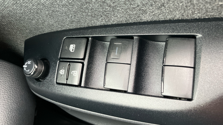 Toyota Yaris 1.5 Hybrid Design 5dr CVT Hybrid Hatchback